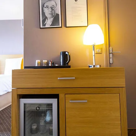 Mercure 4* בורדו